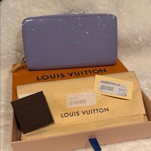 Louis Vuitton Lilac Vernis Monogram Zippy Wallet NEW Aunthentic box & dust bag